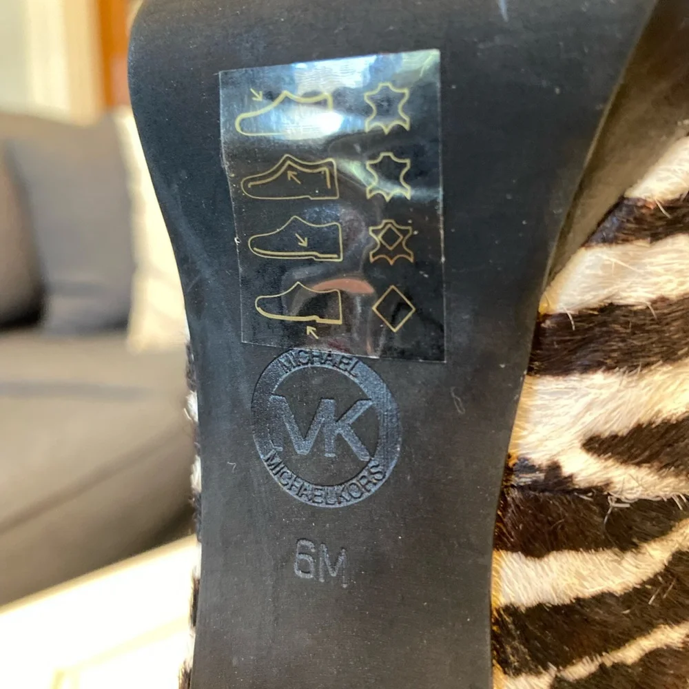 Michael Kors Calf Hair Zebra Print Women’s Round Toe Heels Size 6 - Picture 7 of 11